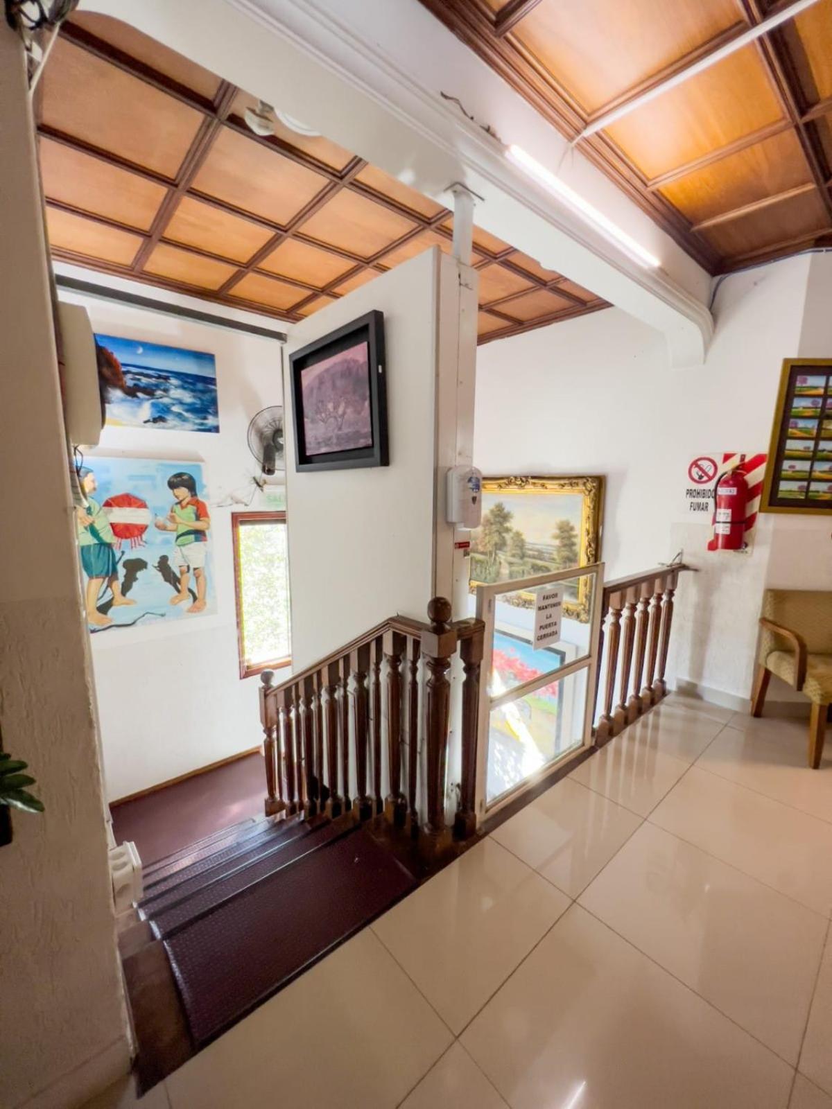 Aparthotel Maison Suisse 亚松森 外观 照片